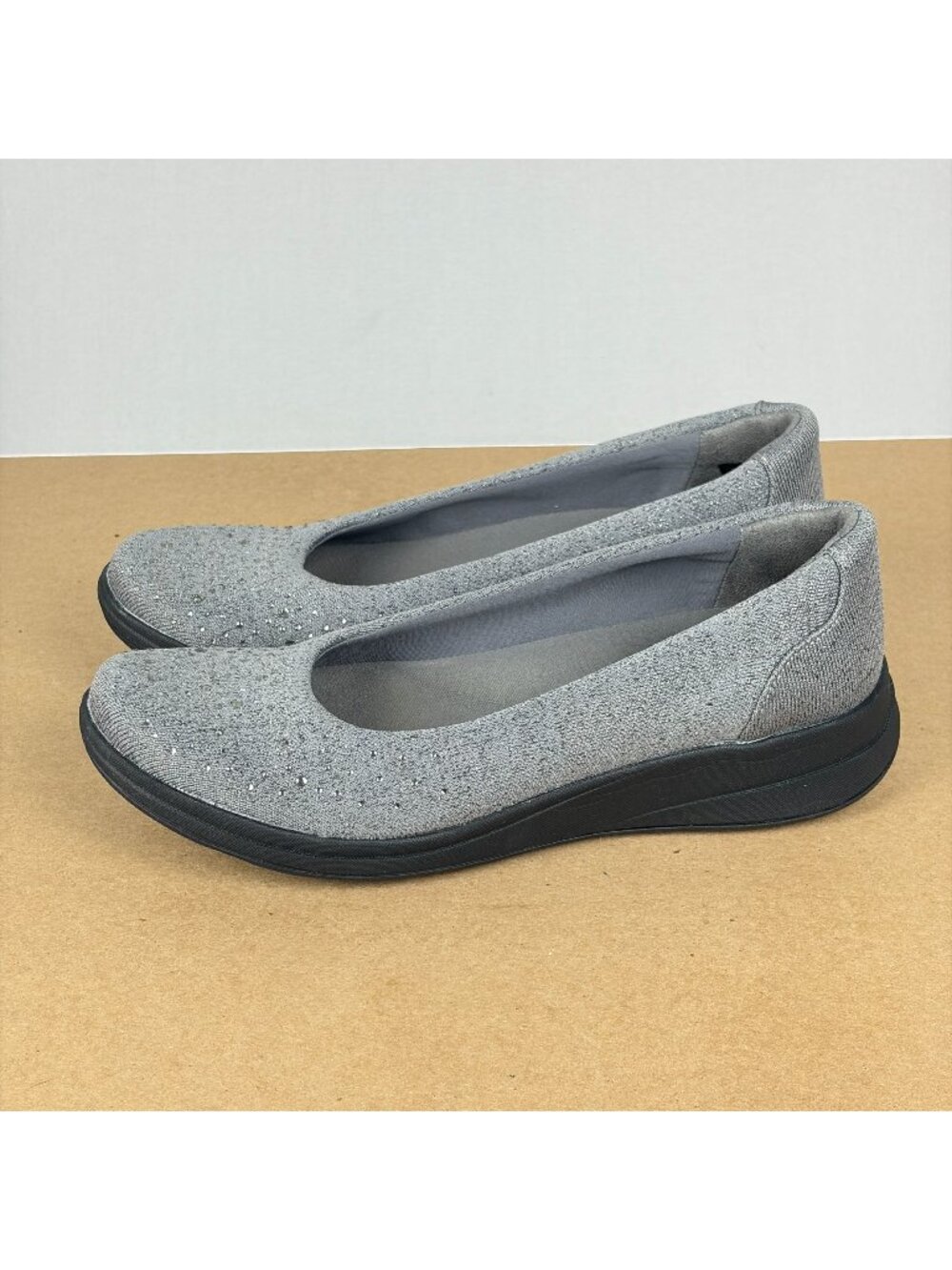 Bzees Golden Bright Slip On Flats Womens 8.5 Gray Black Comfort Embellished